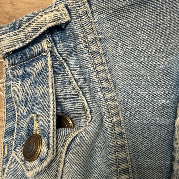 SER.O.YA Light Blue Distressed Jean Shorts - Picture 4 of 5